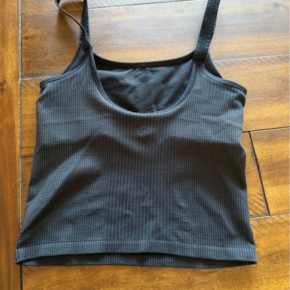 Lulu ebb to street tank top size 4 - Picture 2 of 3